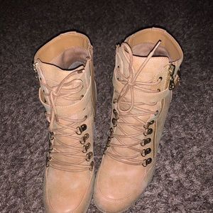 Guess boots